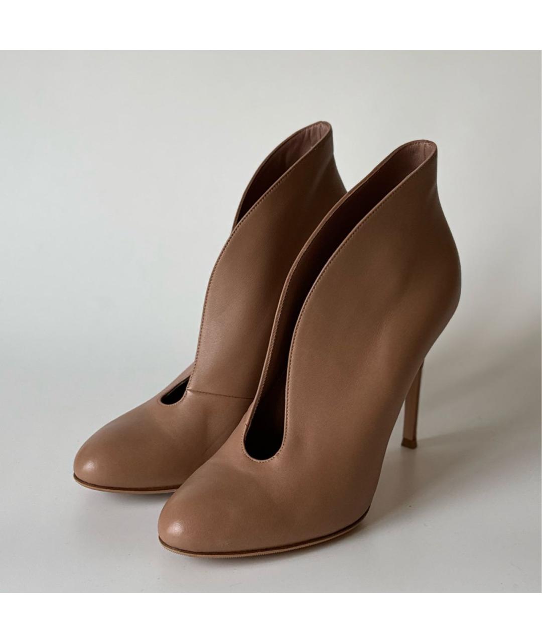GIANVITO ROSSI Бежевые кожаные ботильоны, фото 3