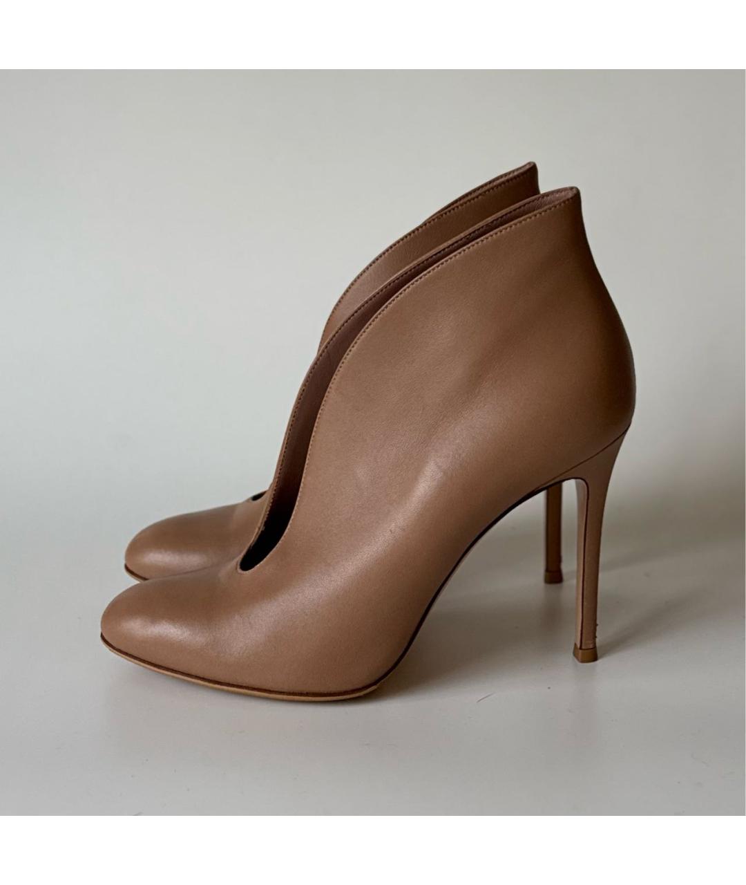 GIANVITO ROSSI Бежевые кожаные ботильоны, фото 9