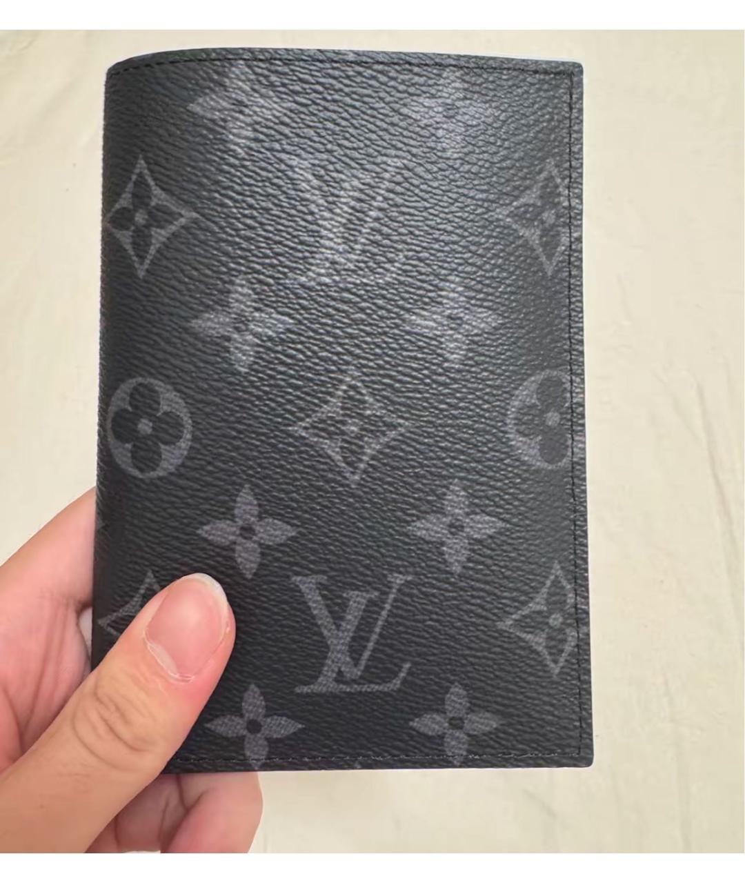 LOUIS VUITTON Черный кожаный кошелек, фото 3