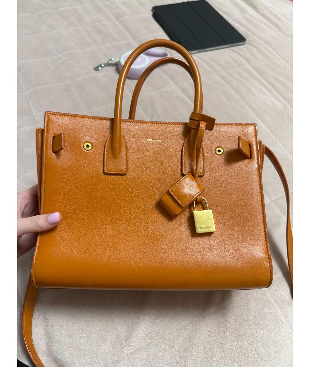SAINT LAURENT Оранжевая кожаная сумка с короткими ручками, фото 9