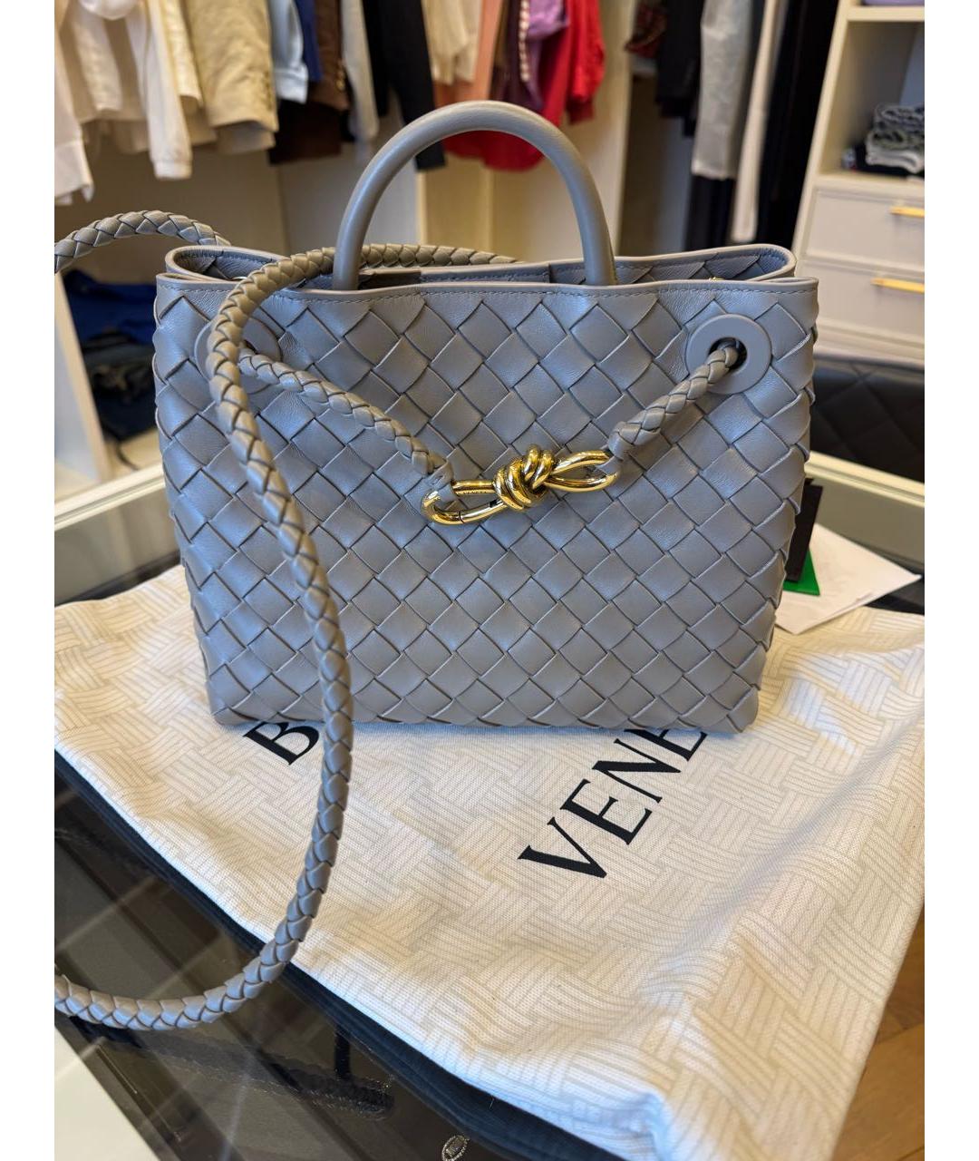 BOTTEGA VENETA Серая кожаная сумка с короткими ручками, фото 3