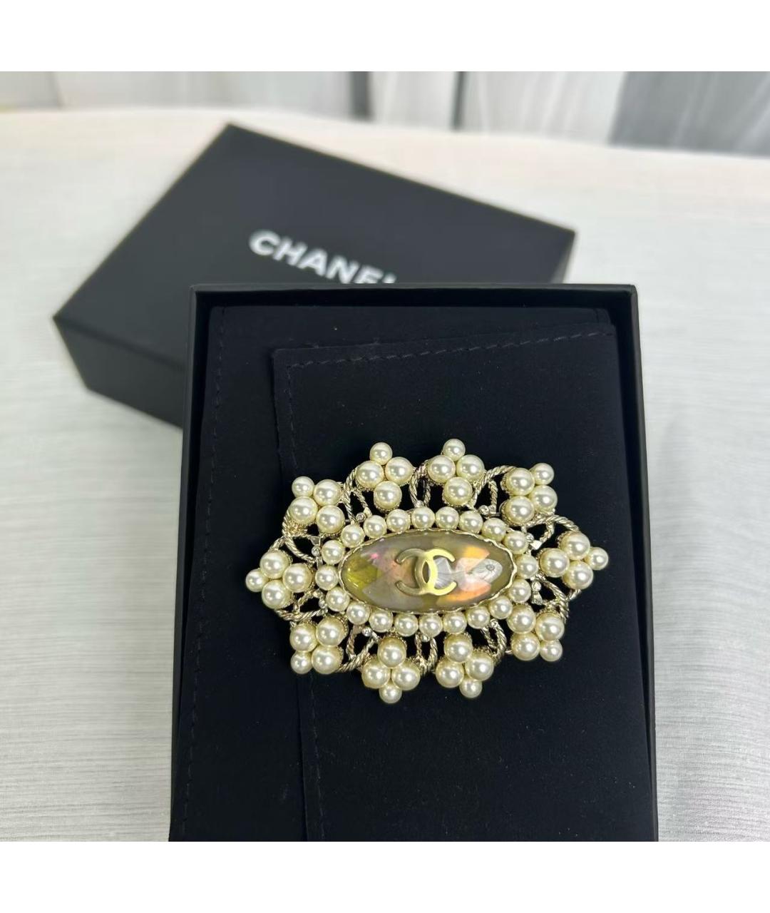 CHANEL Золотая брошь, фото 2