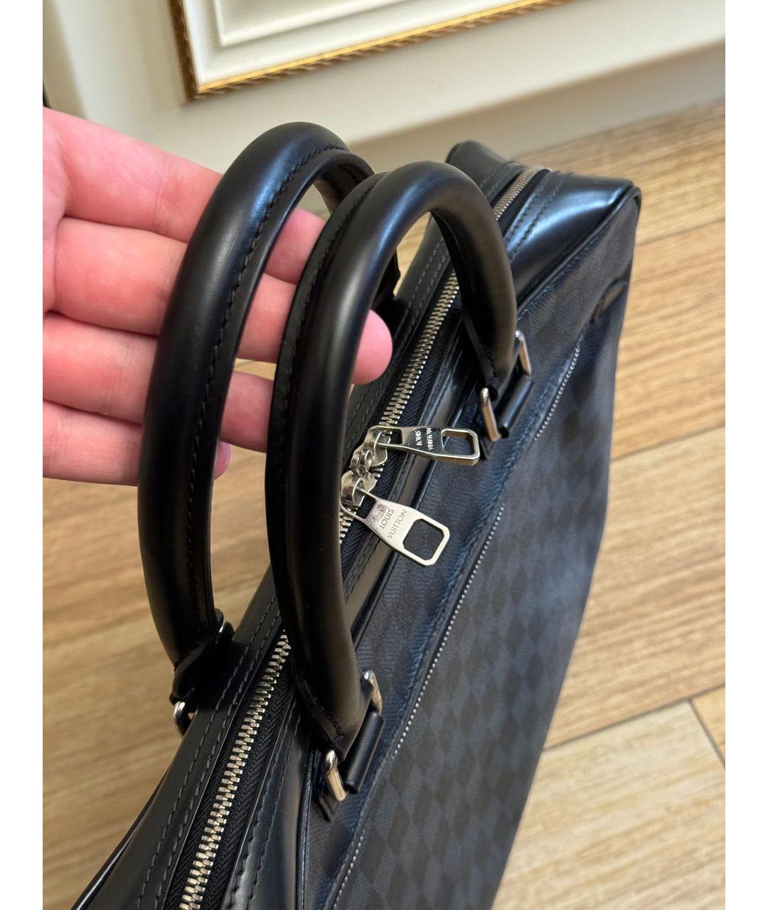 LOUIS VUITTON Темно-синяя кожаная сумка с короткими ручками, фото 4