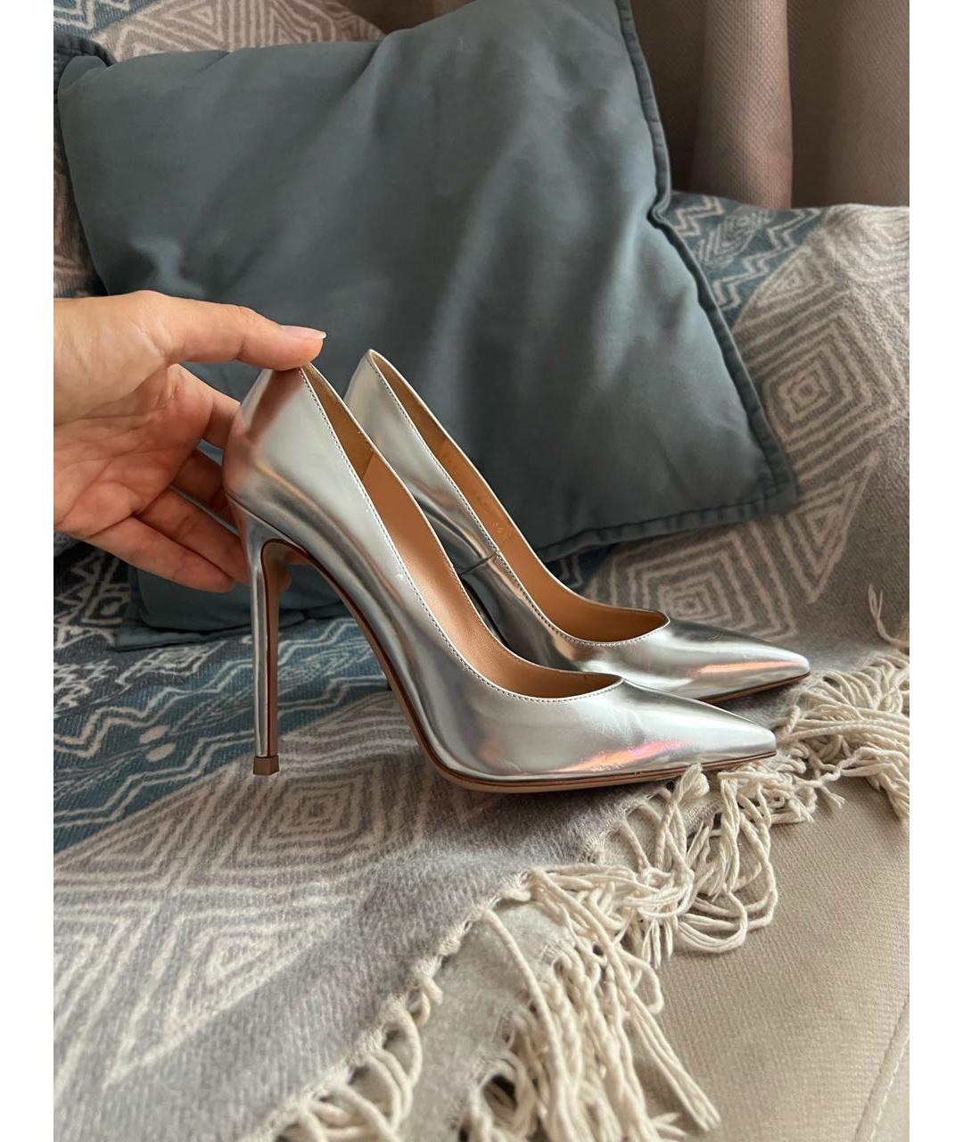 GIANVITO ROSSI Серебряные кожаные туфли, фото 5