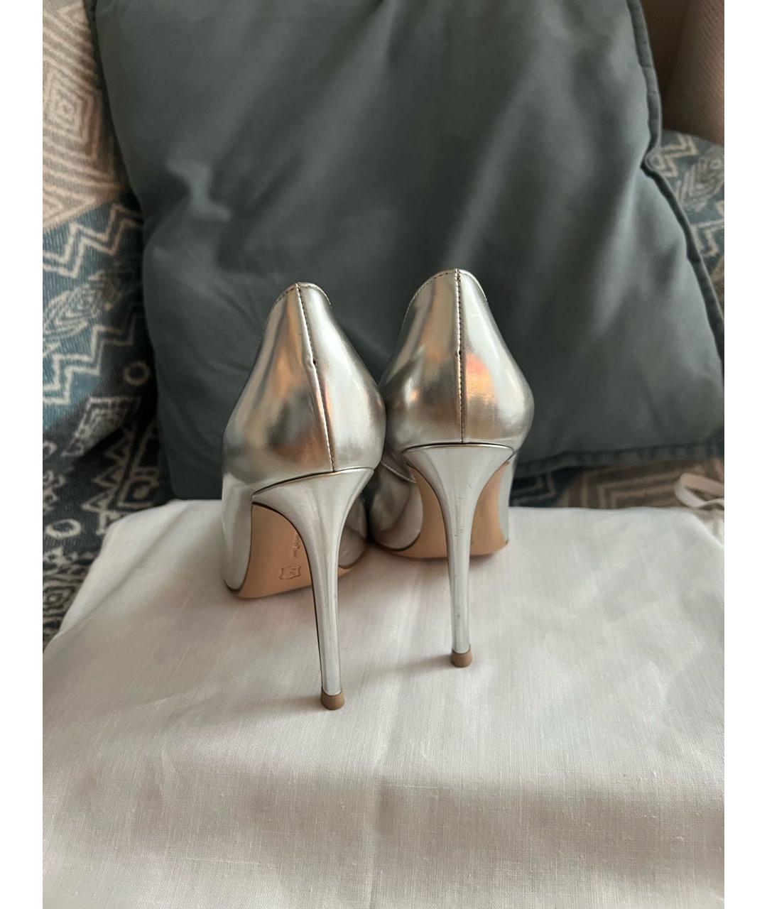 GIANVITO ROSSI Серебряные кожаные туфли, фото 3