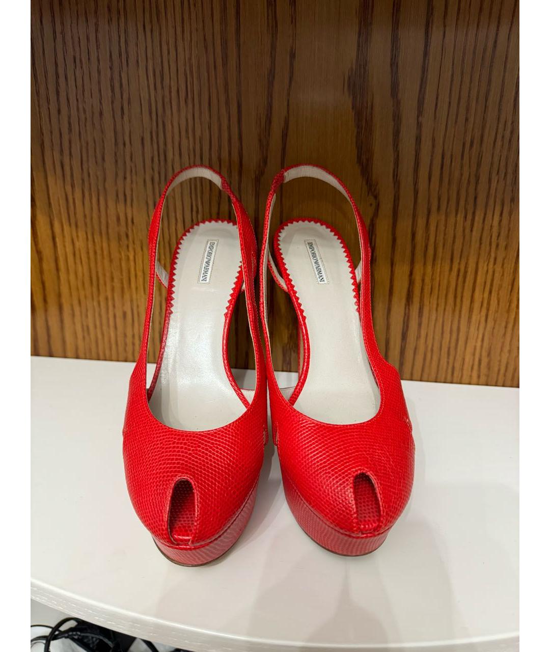 EMPORIO ARMANI Красные кожаные босоножки, фото 2