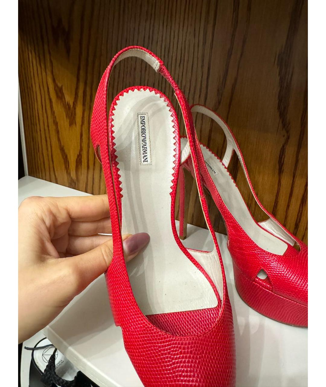 EMPORIO ARMANI Красные кожаные босоножки, фото 5