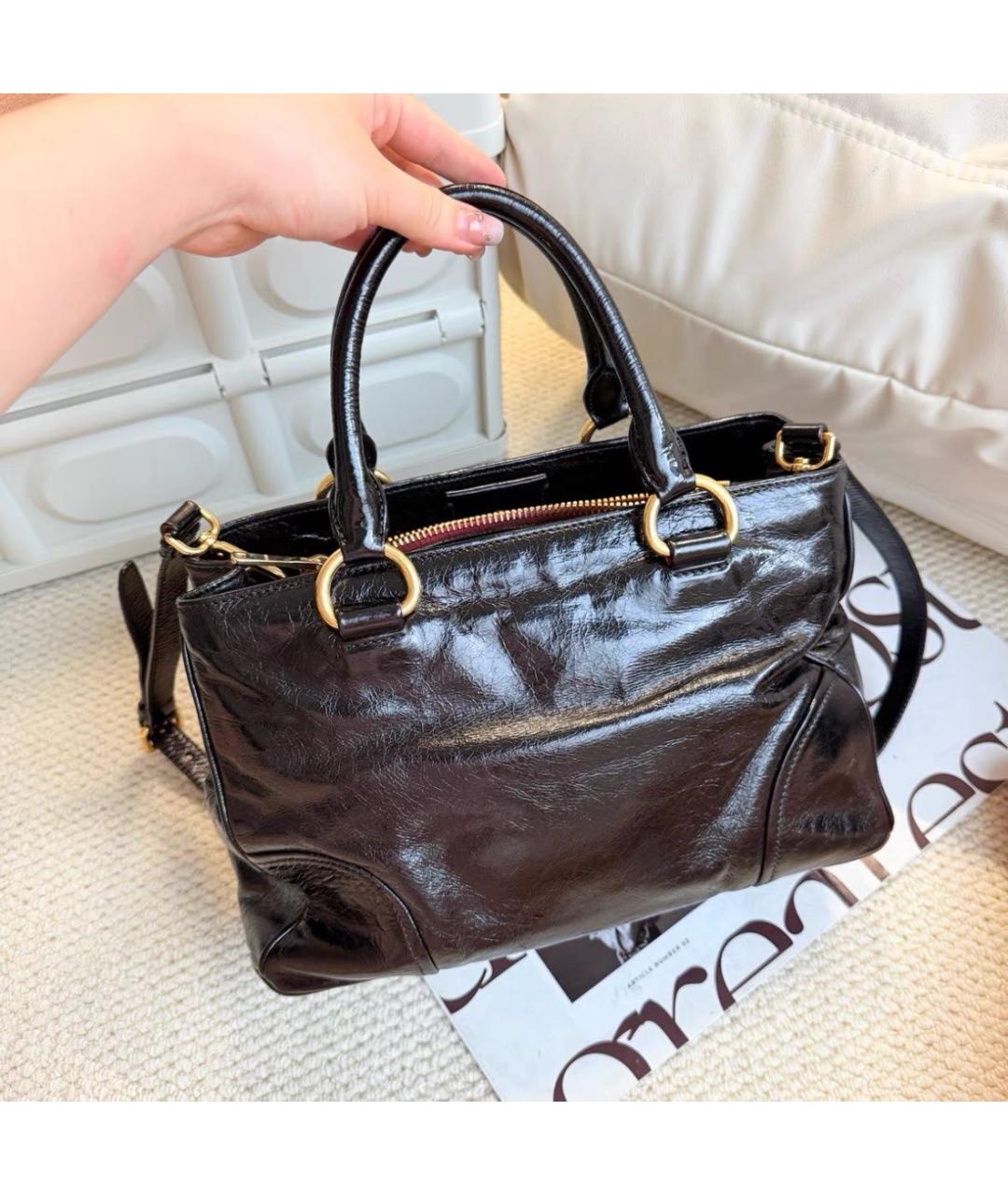 MIU MIU Коричневая кожаная сумка с короткими ручками, фото 3