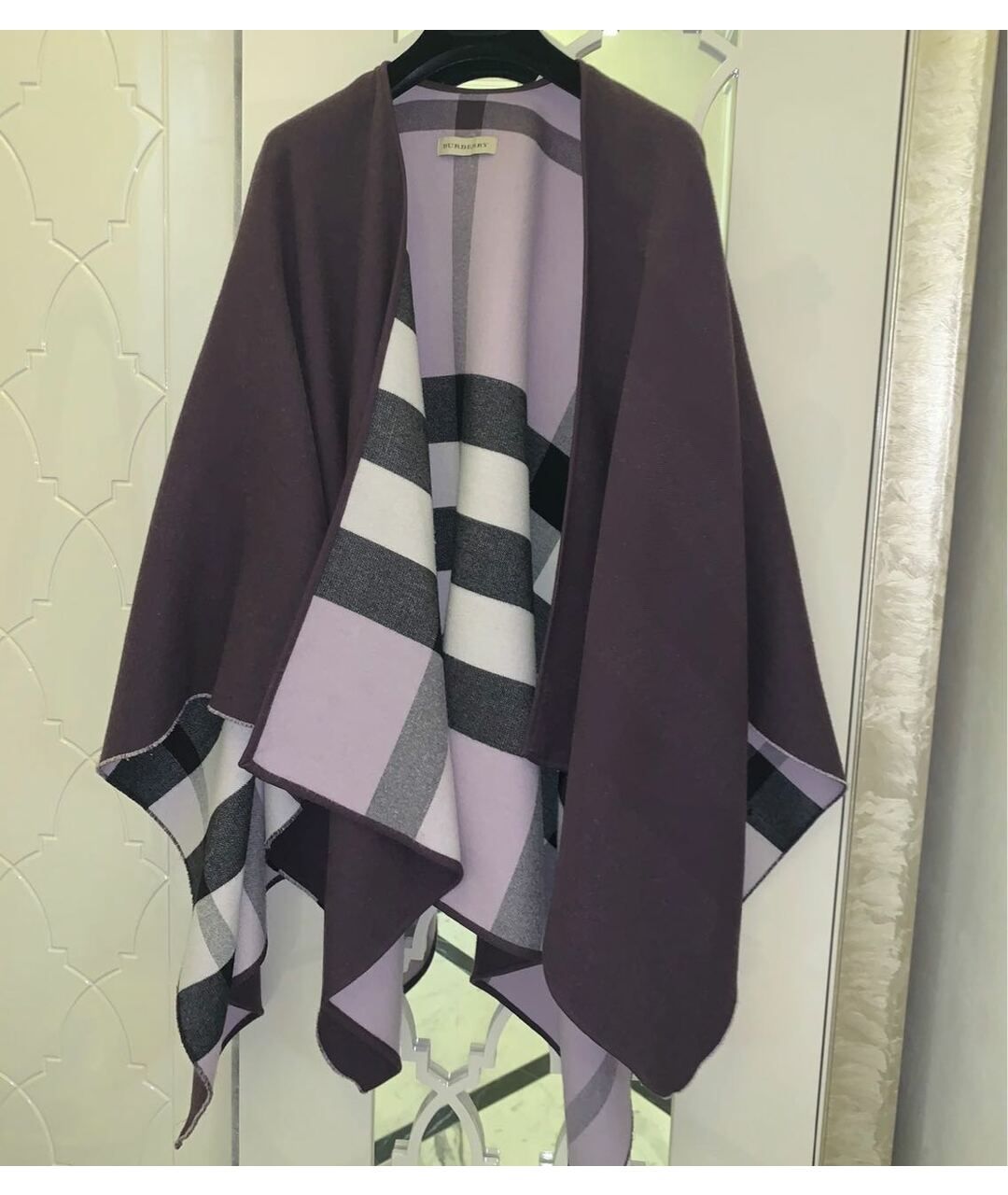 Burberry poncho grey hotsell