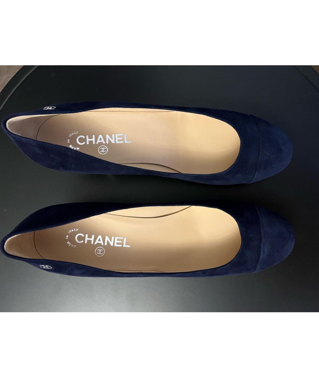 CHANEL Темно-синие замшевые туфли, фото 3