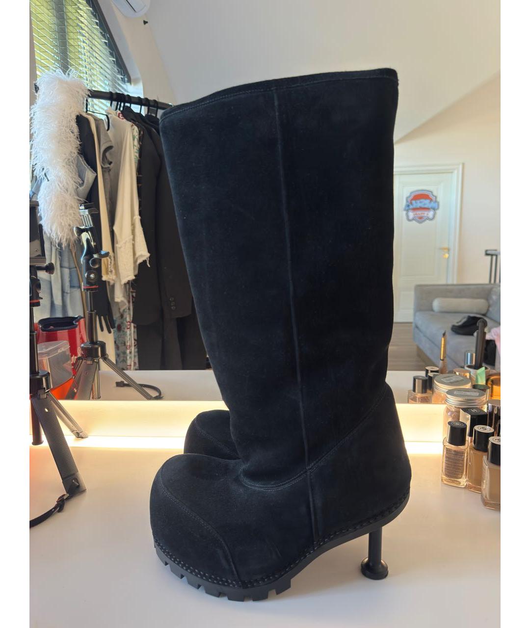 BALENCIAGA Черные замшевые сапоги, фото 3