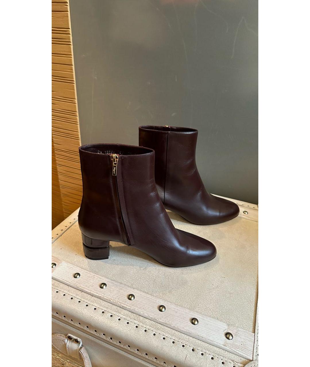 FERRAGAMO Бордовые кожаные полусапоги, фото 9