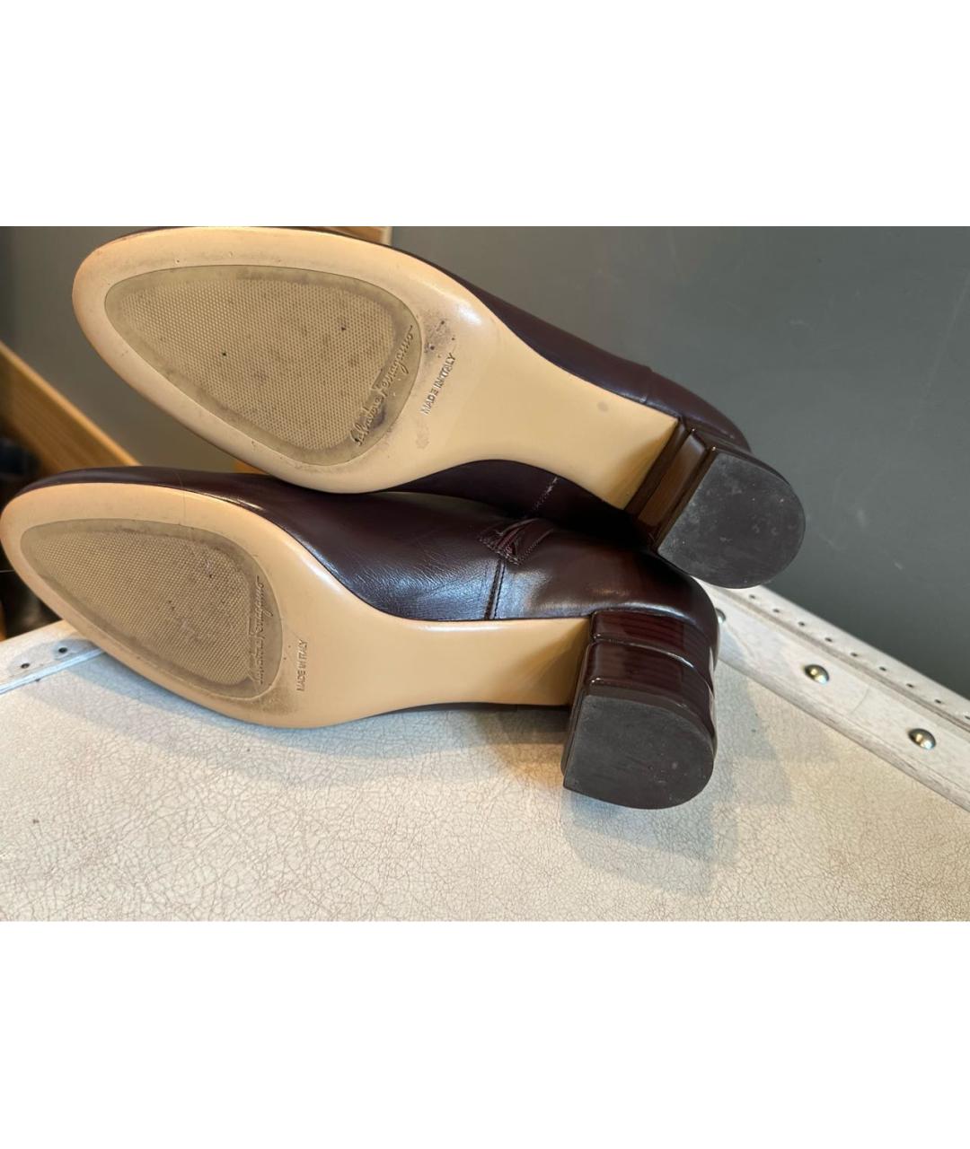 FERRAGAMO Бордовые кожаные полусапоги, фото 5