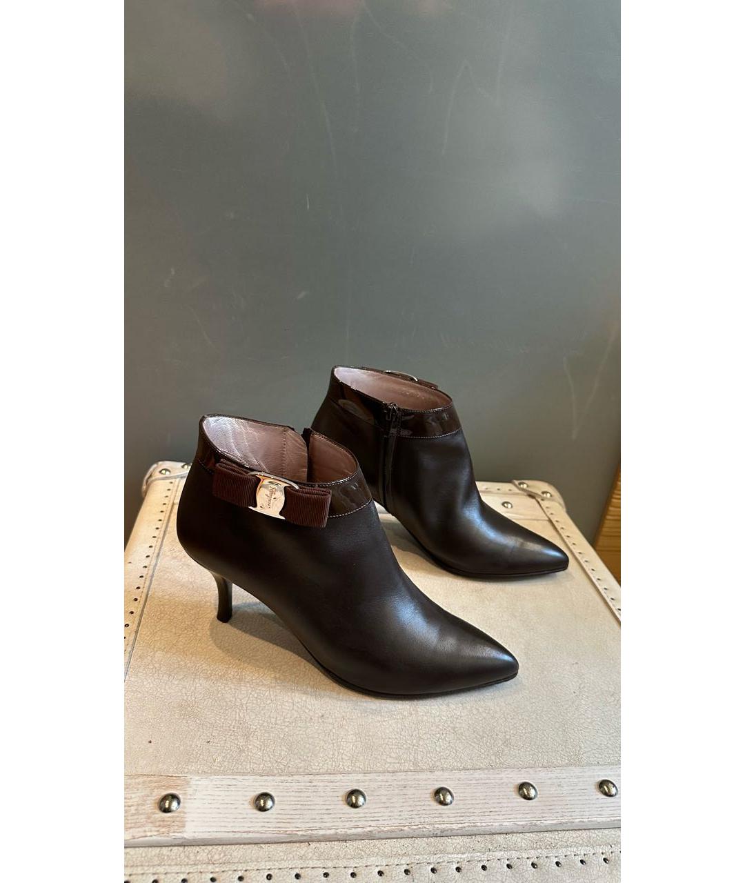 FERRAGAMO Коричневые кожаные ботильоны, фото 7