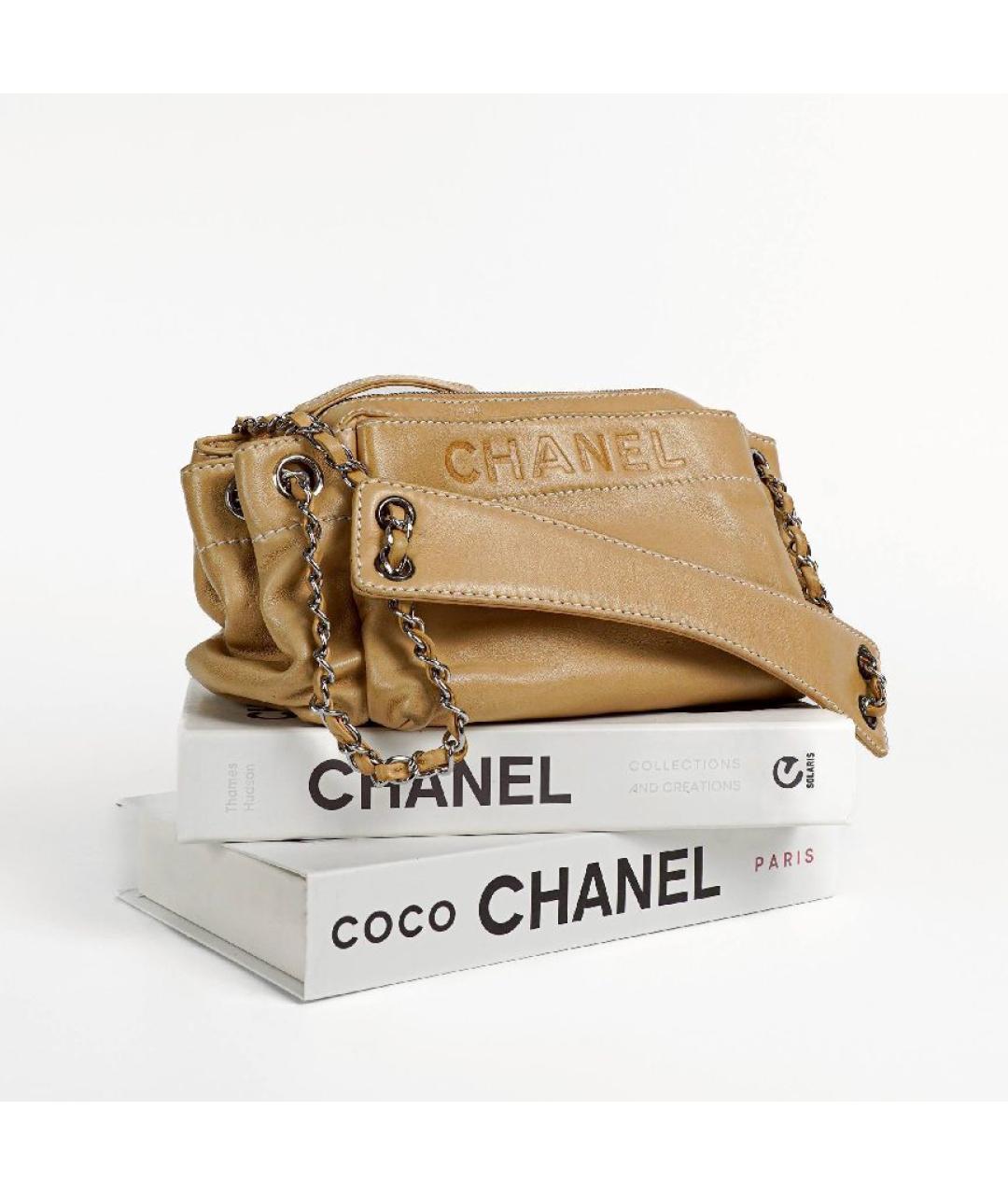 CHANEL Бежевая кожаная сумка через плечо, фото 3
