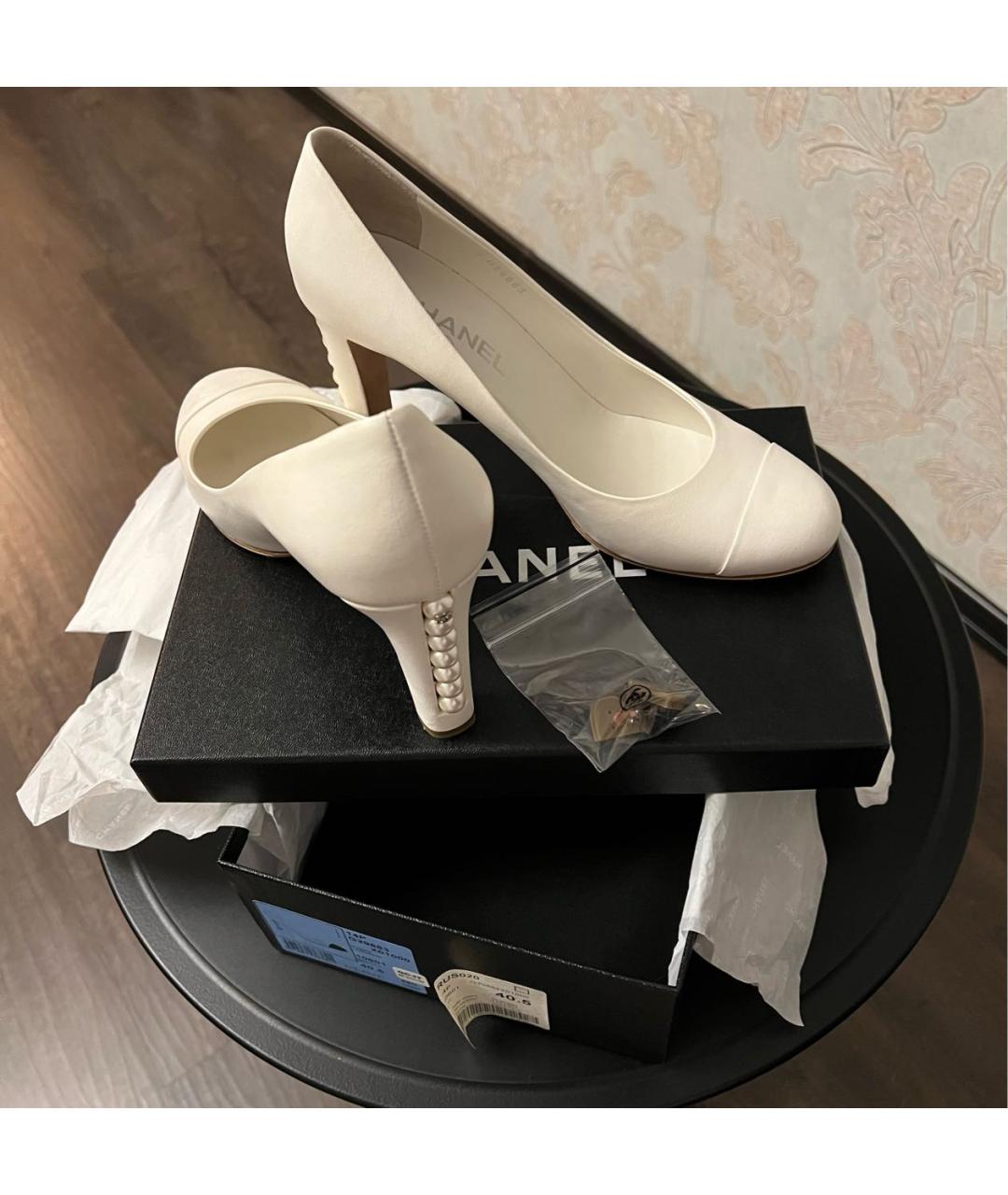 CHANEL Белые кожаные свадебные туфли на высоком каблуке, фото 6