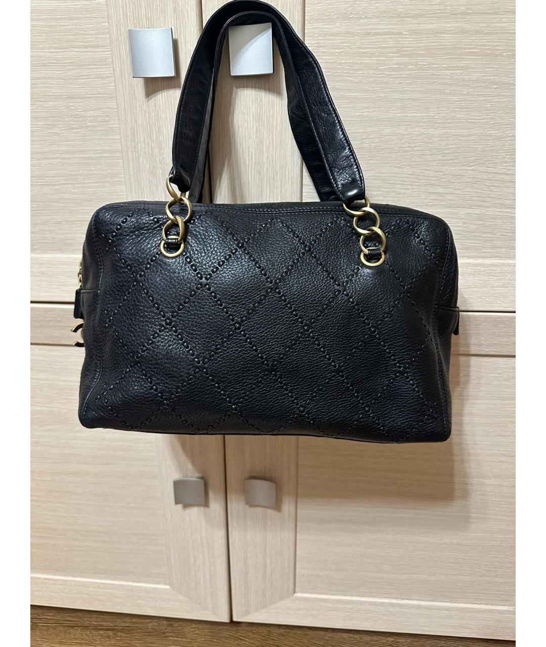 CHANEL Черная кожаная сумка с короткими ручками, фото 7