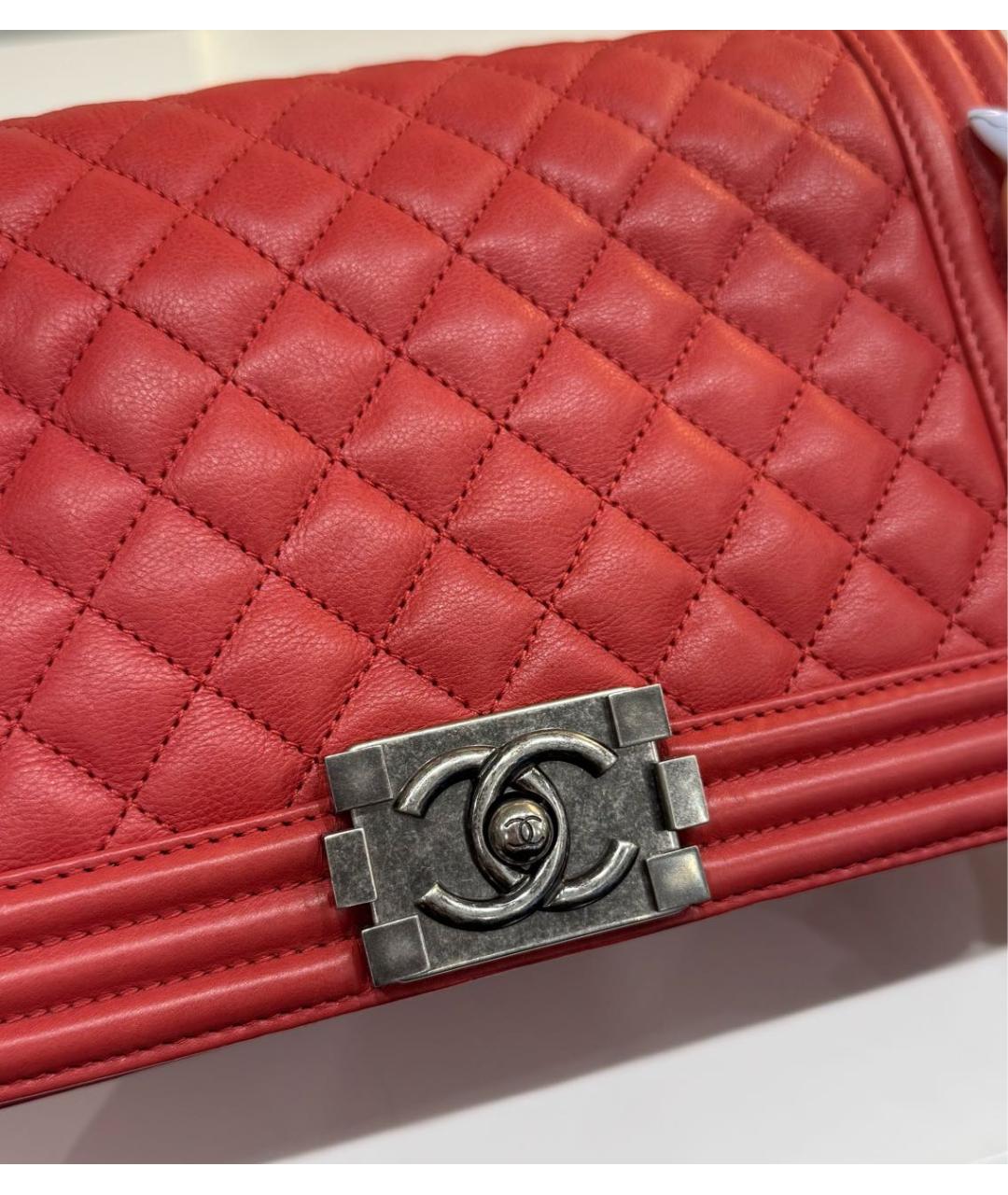 CHANEL Красная кожаная сумка через плечо, фото 4