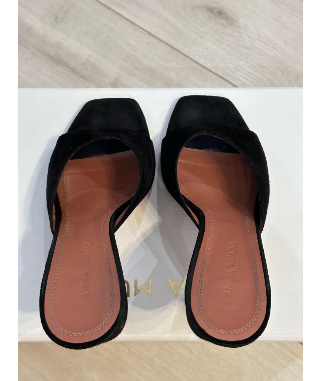 Amina Muaddi Черные замшевые босоножки, фото 7