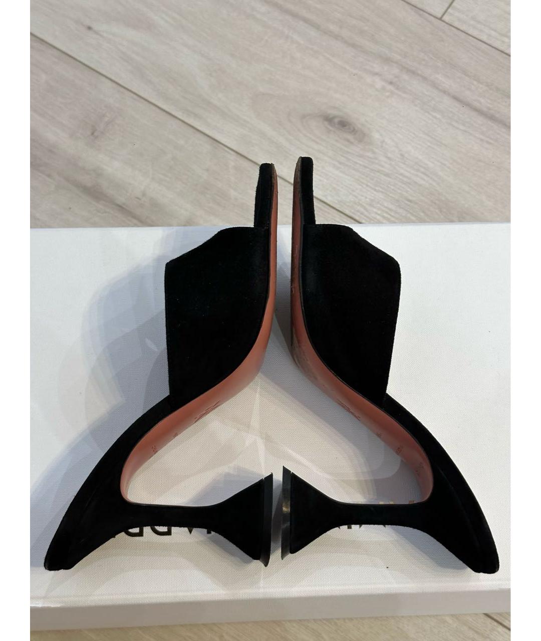 Amina Muaddi Черные замшевые босоножки, фото 5