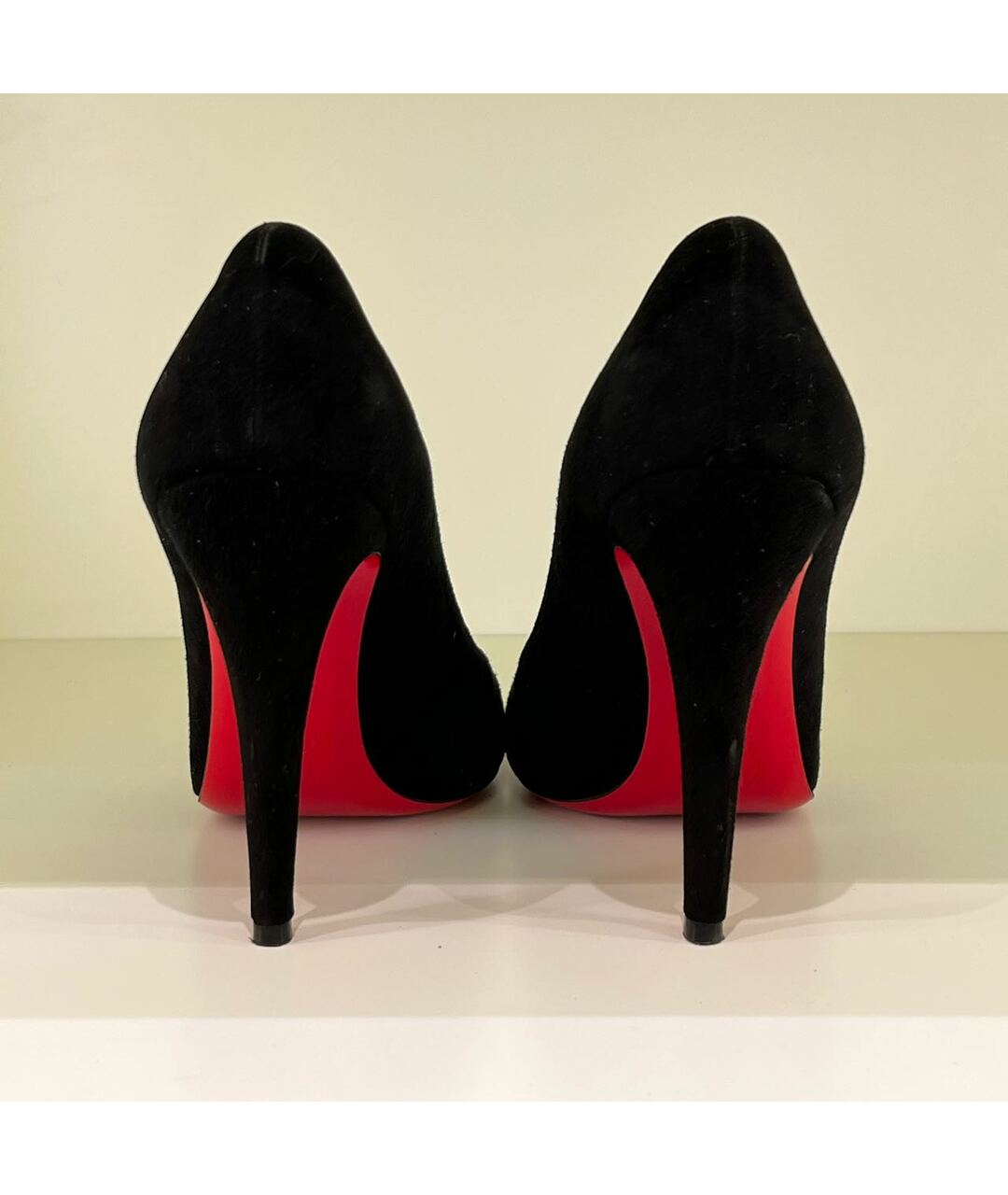 CHRISTIAN LOUBOUTIN Черные замшевые туфли, фото 4