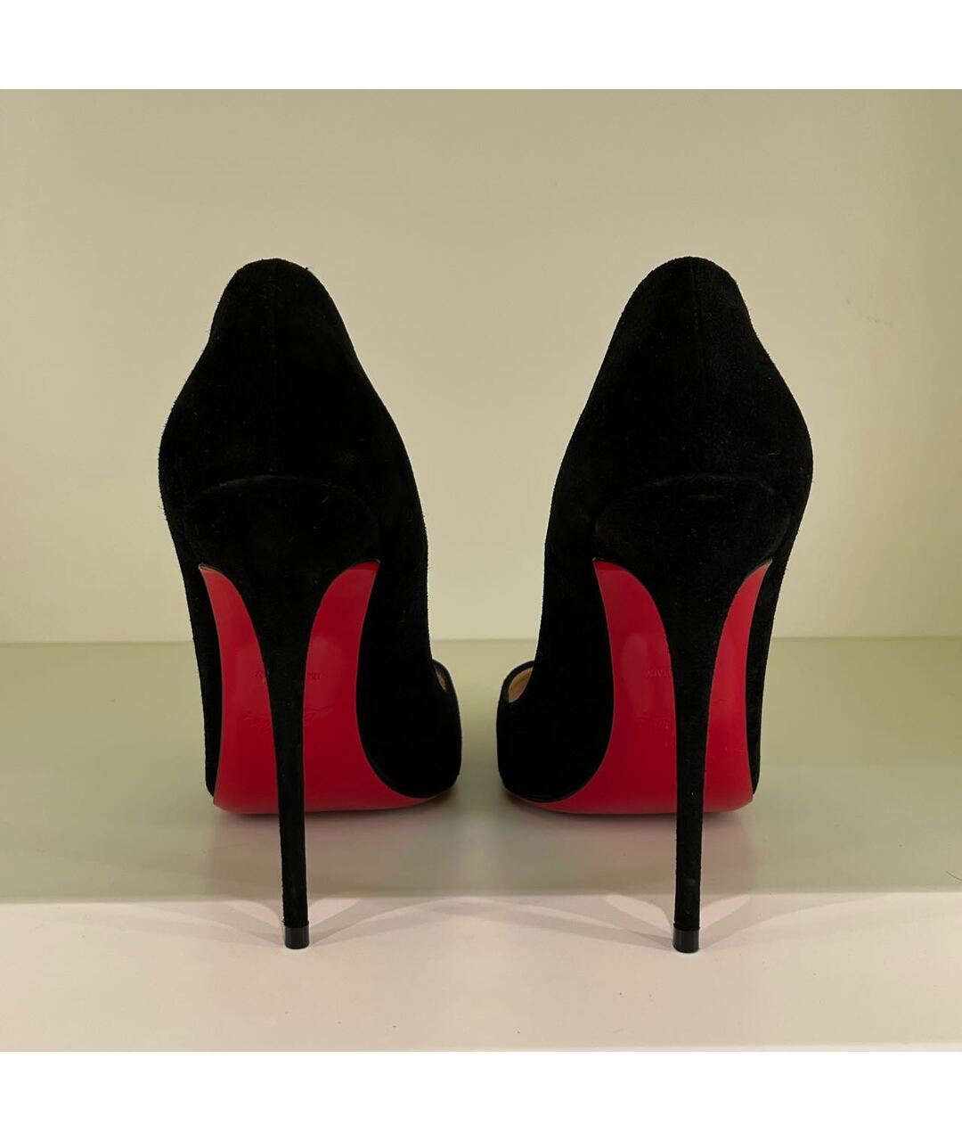 CHRISTIAN LOUBOUTIN Черные замшевые туфли, фото 3