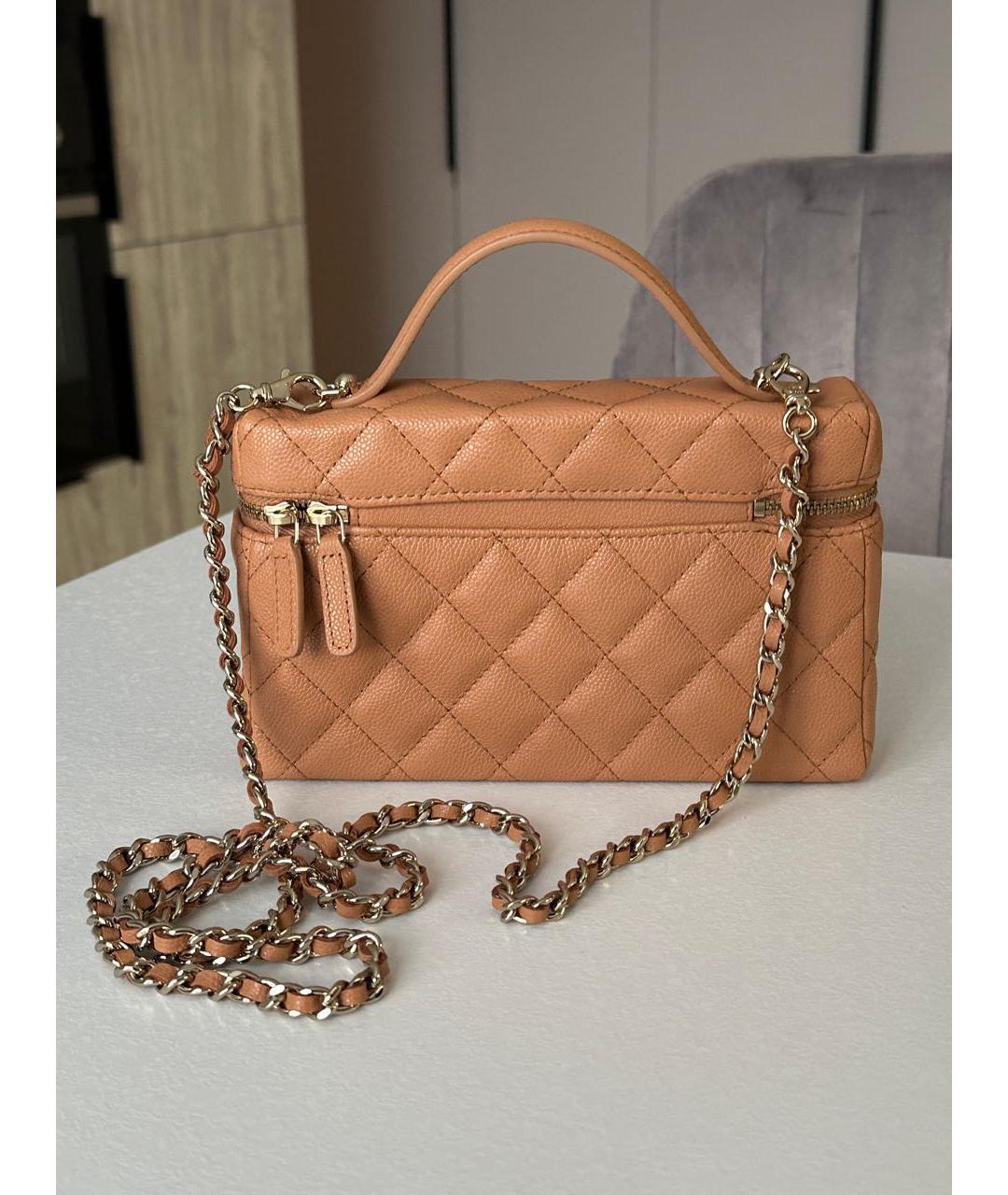 CHANEL Коралловая кожаная сумка через плечо, фото 4