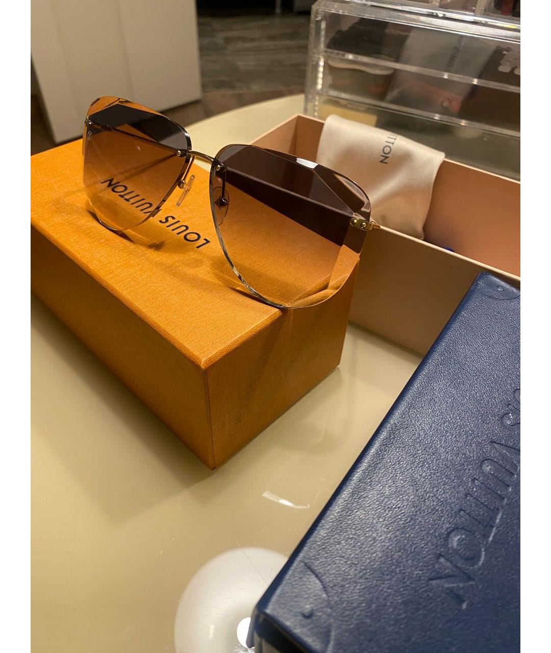 LOUIS VUITTON Коричневые металлические солнцезащитные очки, фото 4