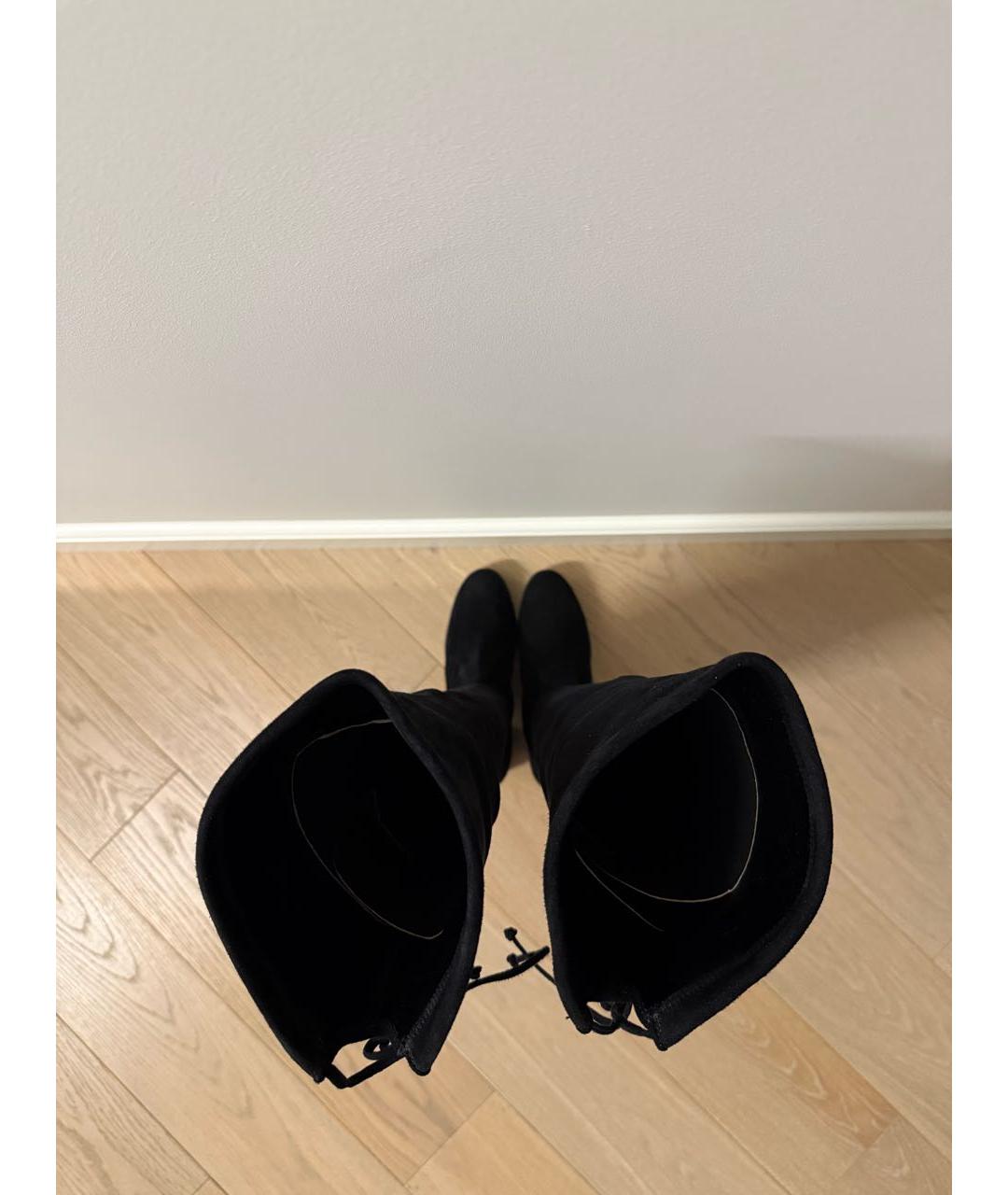 STUART WEITZMAN Черные замшевые ботфорты, фото 3