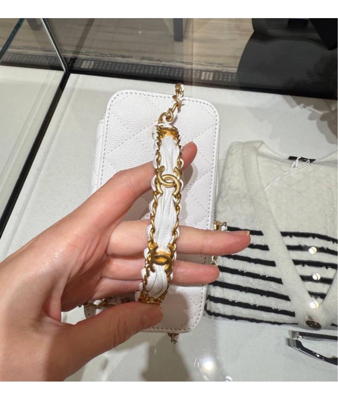 CHANEL Белая кожаная сумка с короткими ручками, фото 5