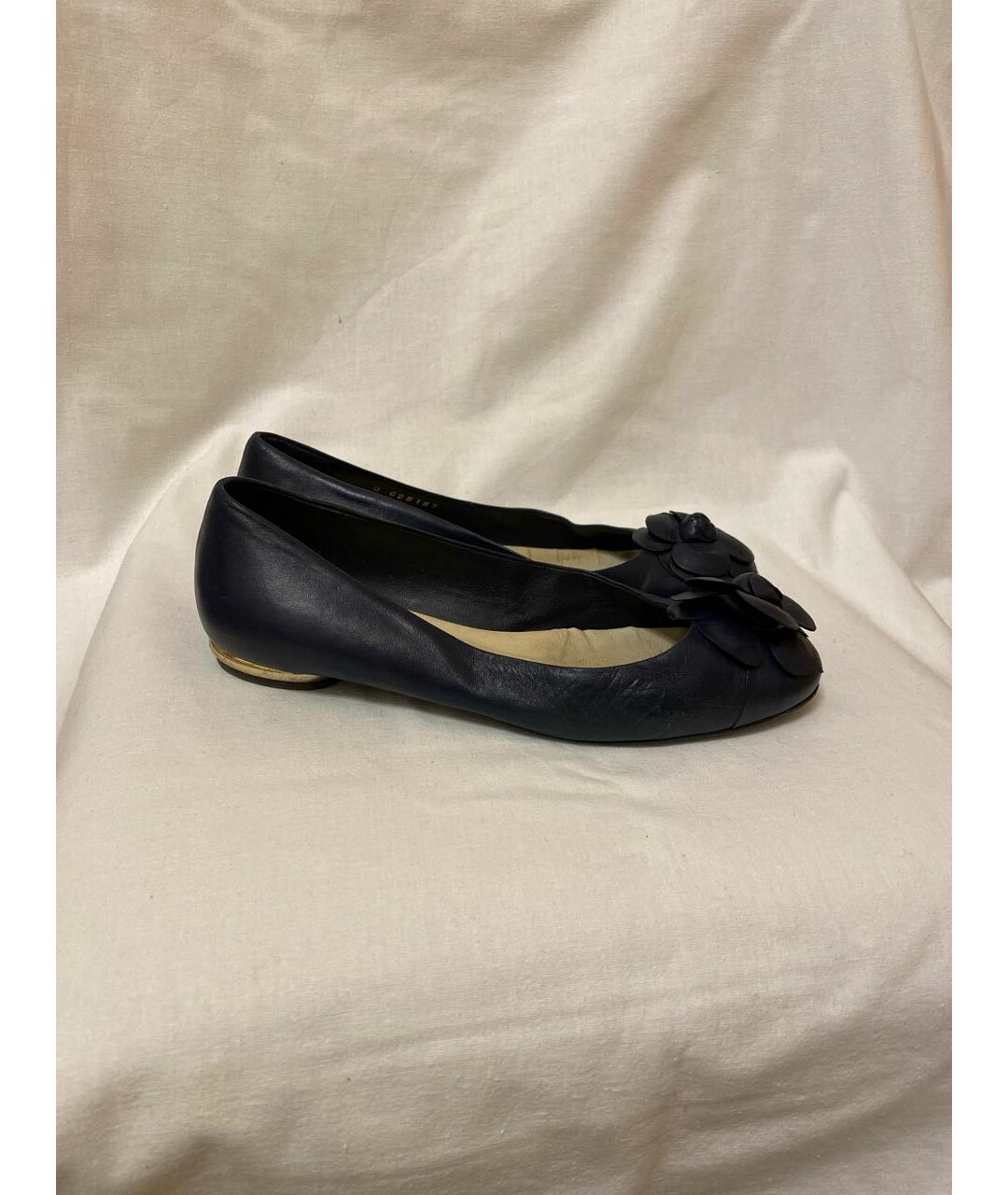 CHANEL Темно-синие кожаные балетки, фото 6