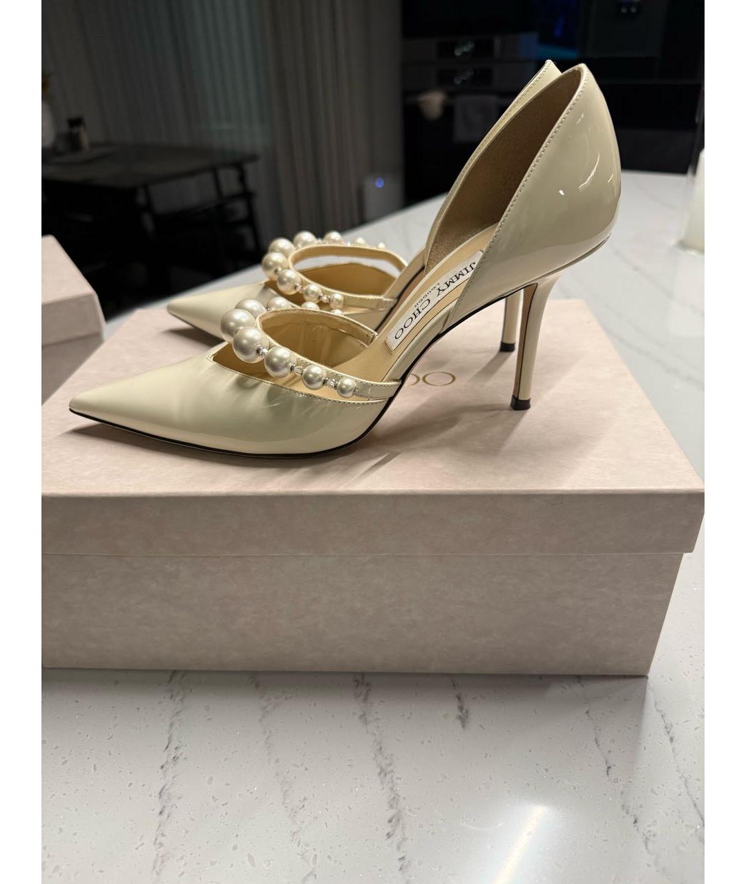 JIMMY CHOO Бежевые туфли из лакированной кожи, фото 5