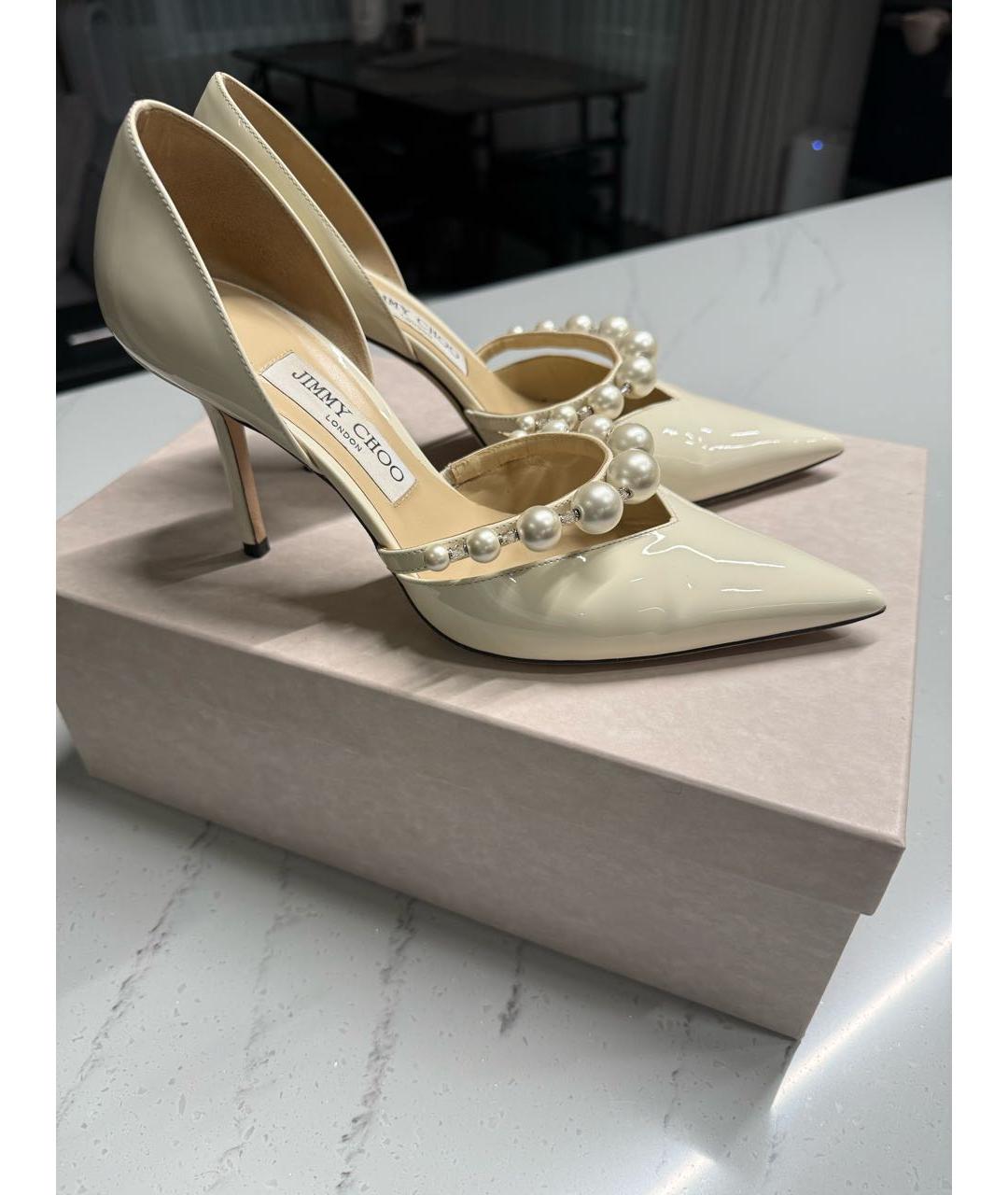 JIMMY CHOO Бежевые туфли из лакированной кожи, фото 8