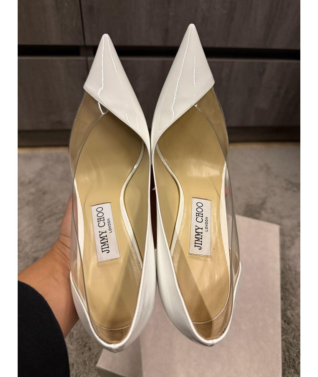 JIMMY CHOO Белые туфли из лакированной кожи, фото 4
