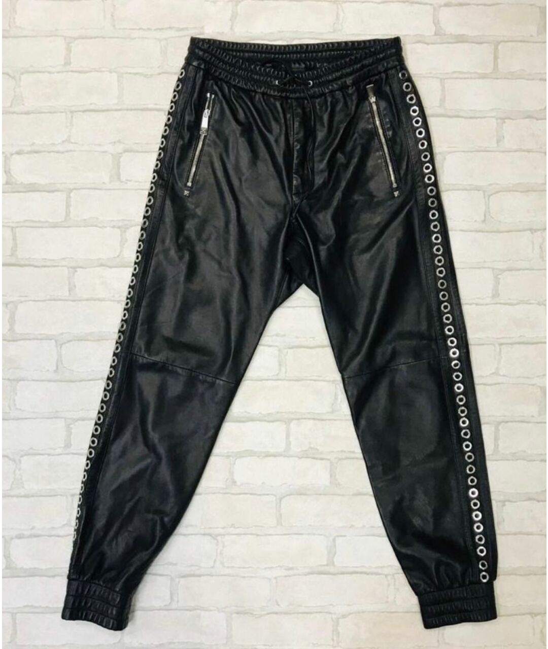 JOHN RICHMOND Черные кожаные прямые брюки, фото 7