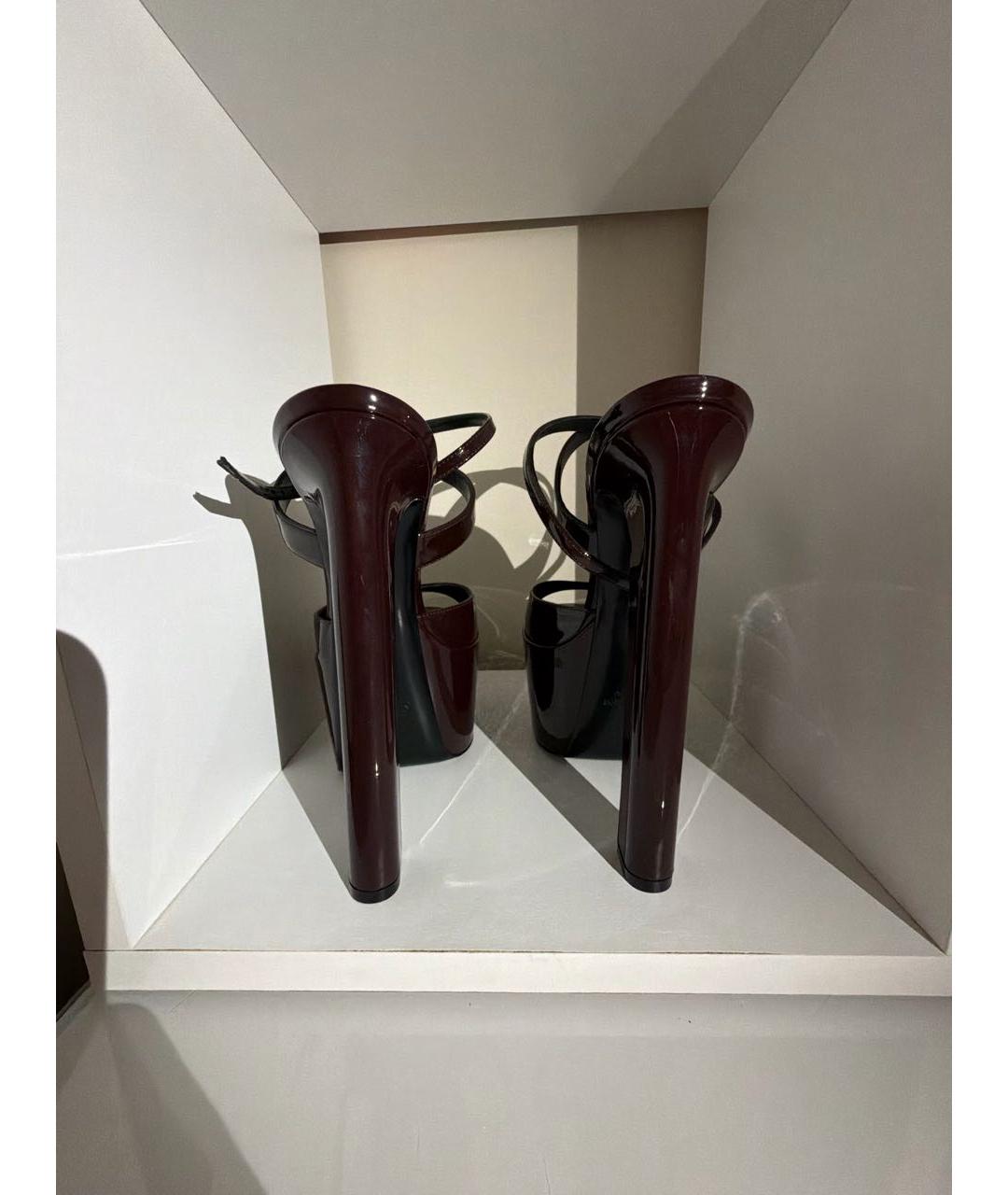 SAINT LAURENT Бордовые босоножки из лакированной кожи, фото 4
