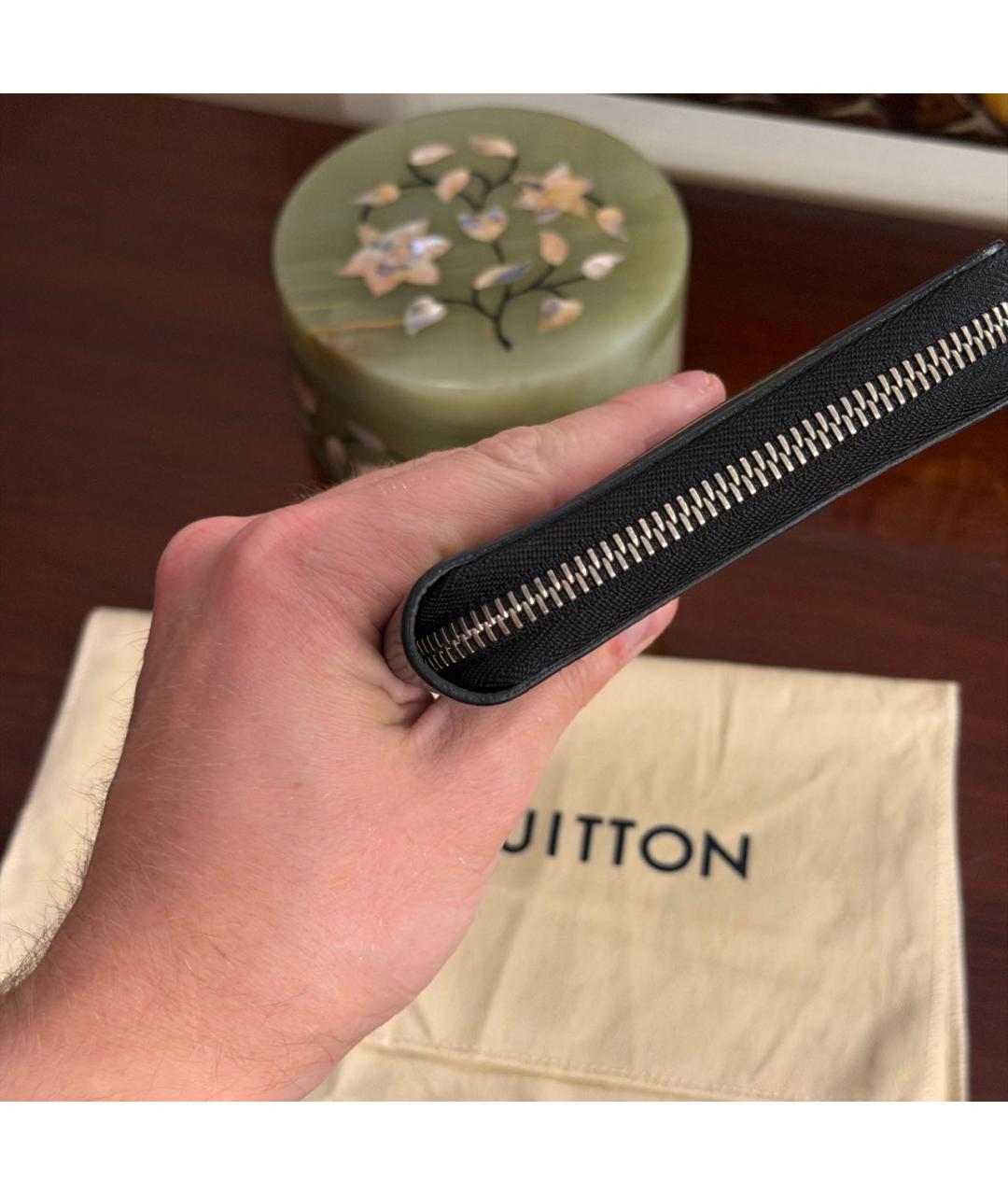 LOUIS VUITTON Черный кошелек, фото 4