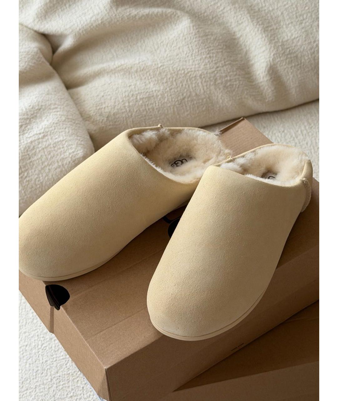 UGG AUSTRALIA Бежевые замшевые сабо, фото 2