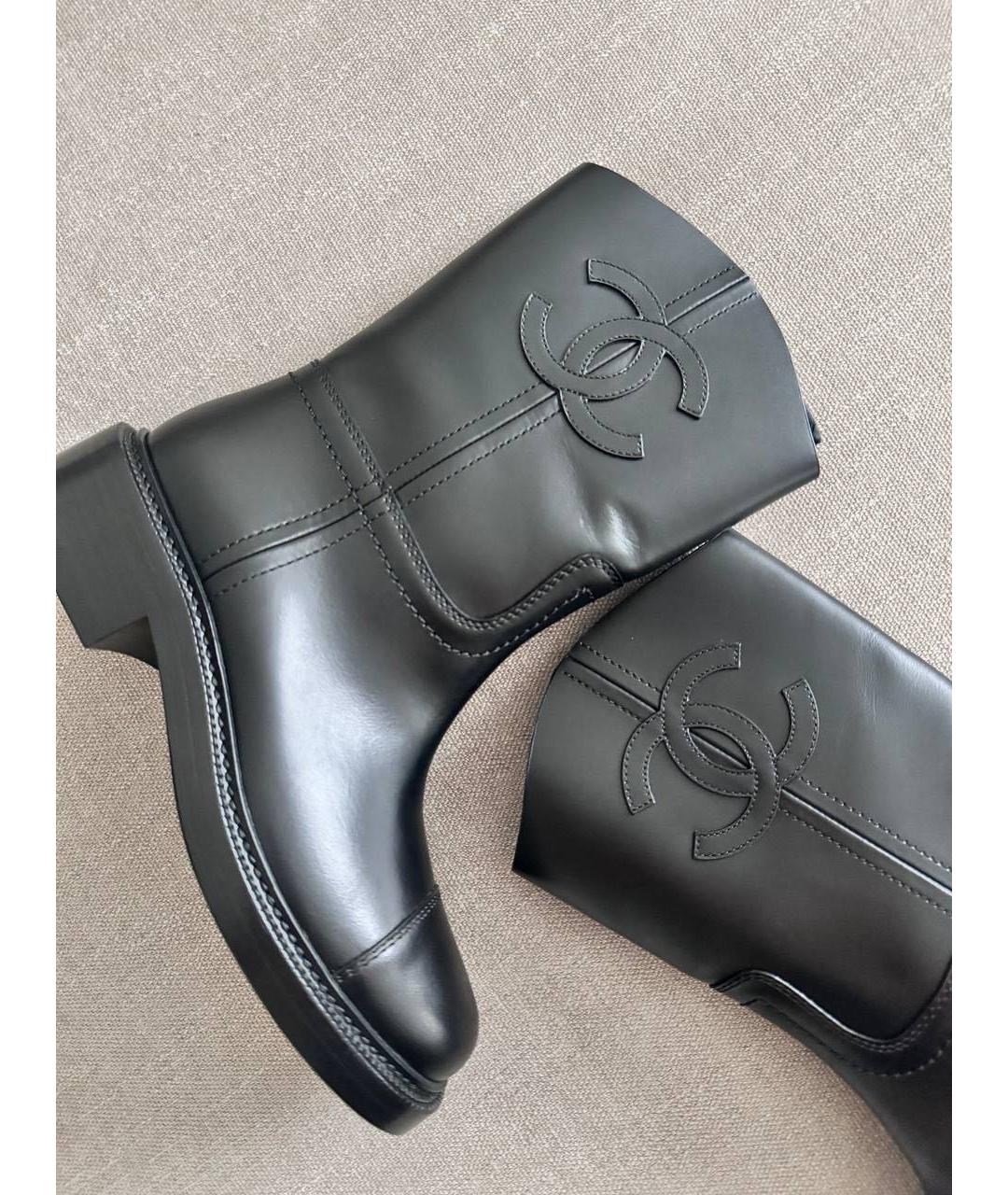 CHANEL Черные кожаные сапоги, фото 3