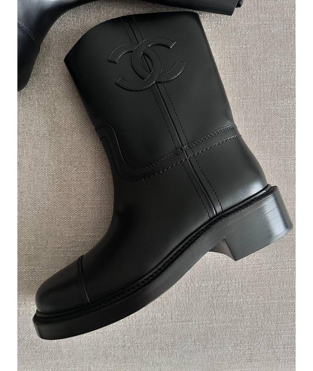 CHANEL Черные кожаные сапоги, фото 2