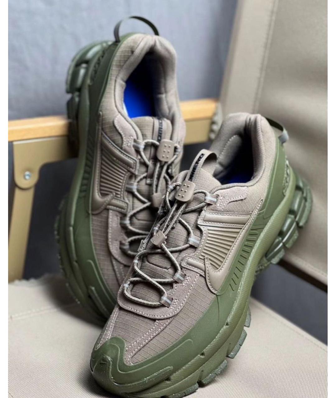 NIKE Коричневые резиновые низкие кроссовки / кеды, фото 5