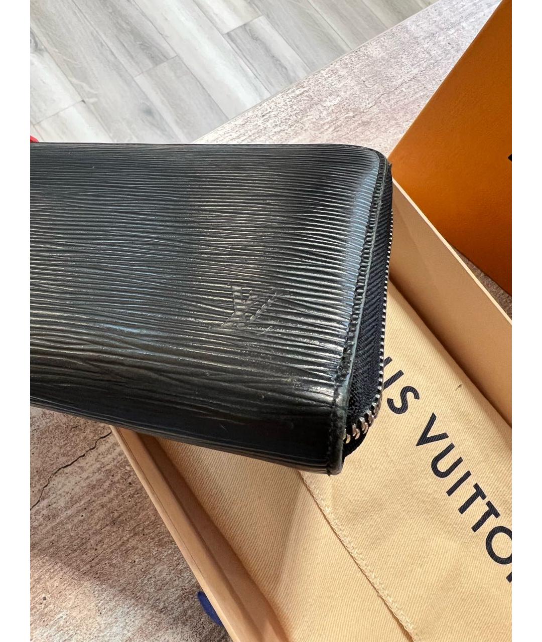 LOUIS VUITTON Черный кожаный кошелек, фото 6