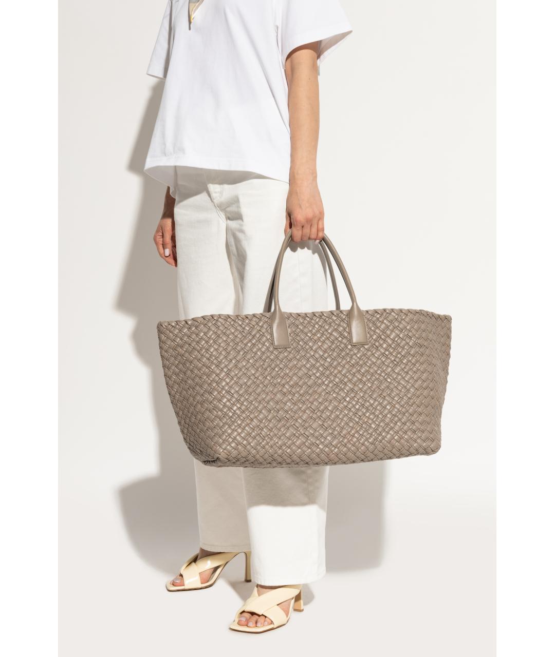 BOTTEGA VENETA Бежевая кожаная сумка тоут, фото 2