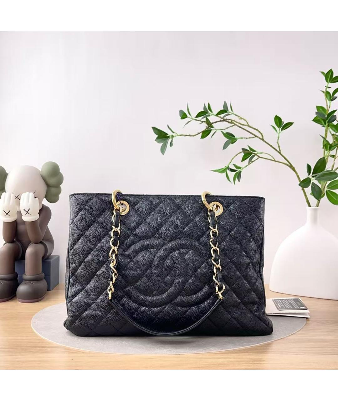 CHANEL Черная кожаная сумка тоут, фото 2
