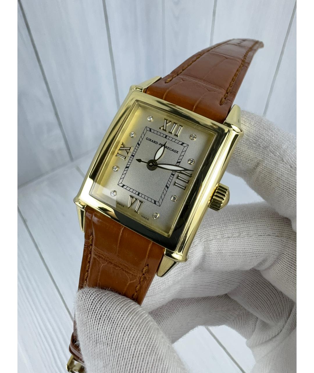 GIRARD PERREGAUX Бежевые часы из желтого золота, фото 9