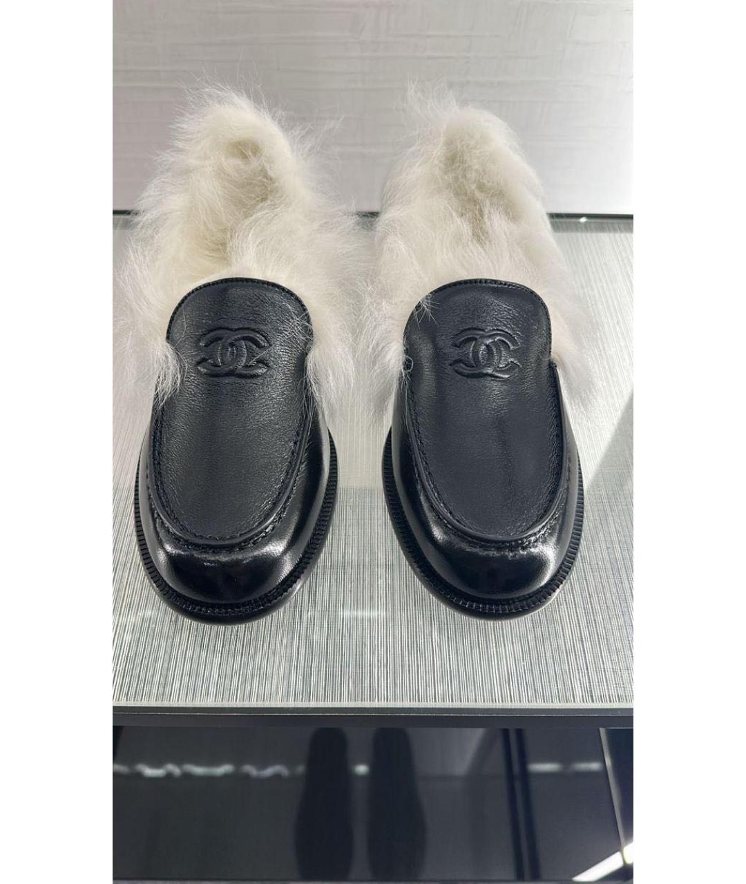 CHANEL Черные лоферы из лакированной кожи, фото 2