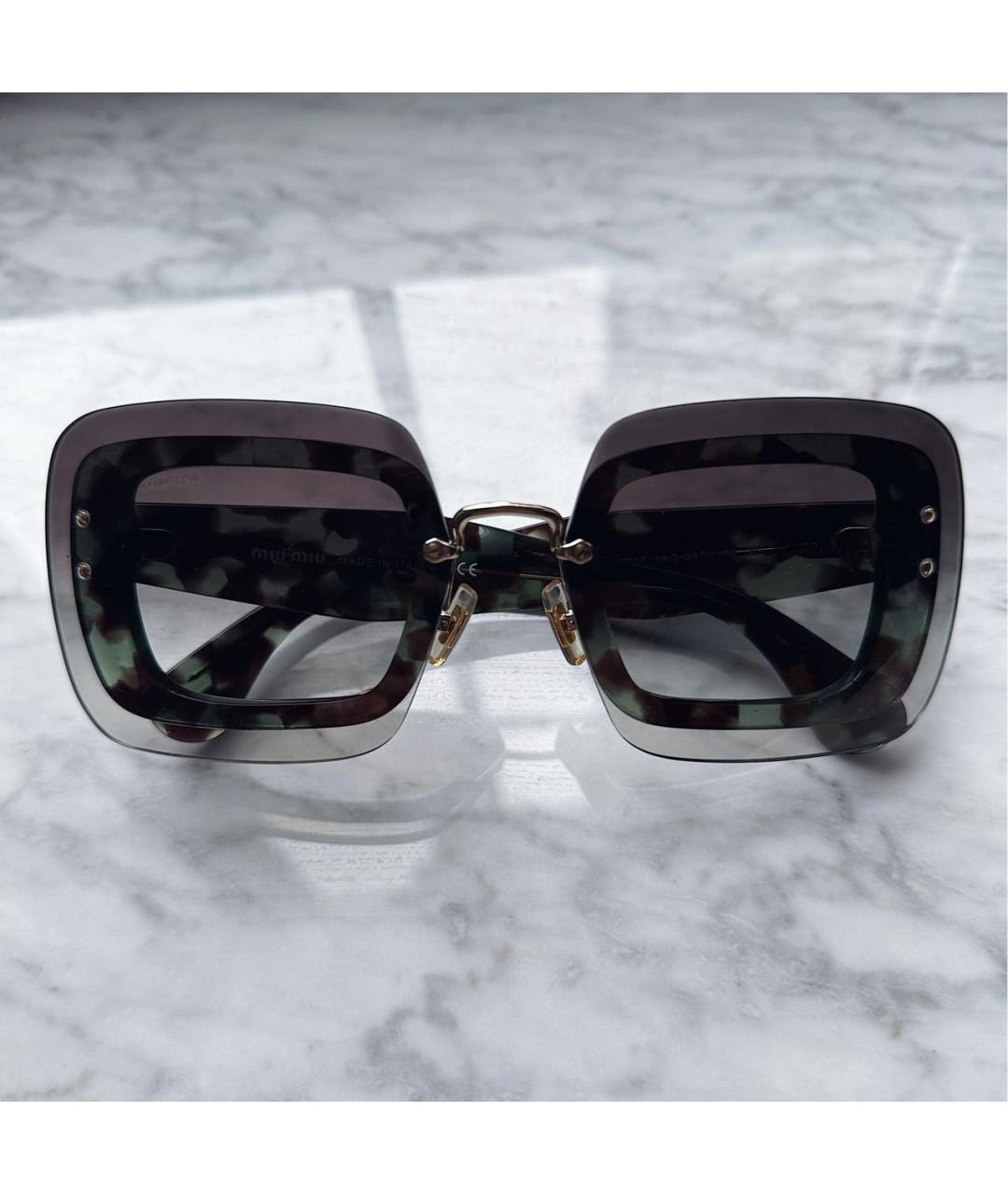 MIU MIU Серые пластиковые солнцезащитные очки, фото 7