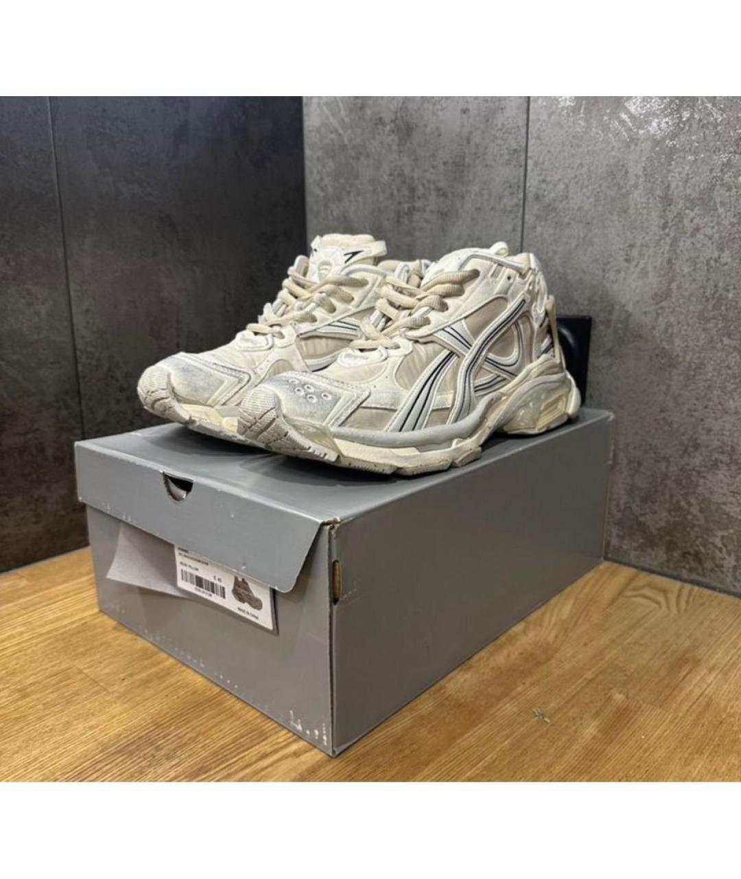 BALENCIAGA Бежевые замшевые низкие кроссовки / кеды, фото 4