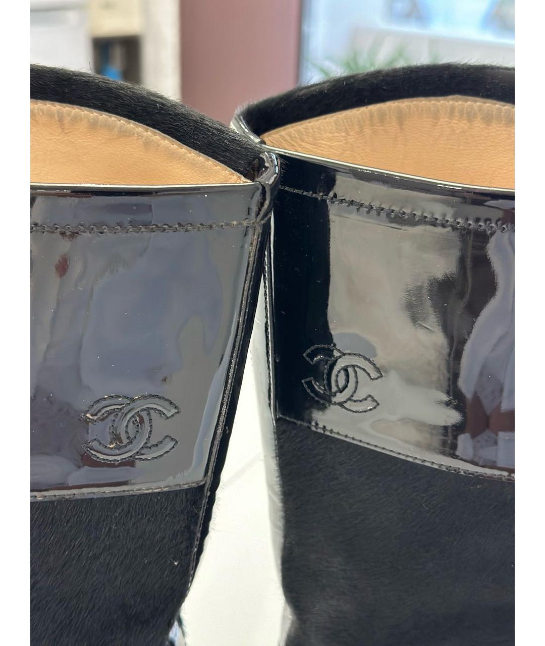 CHANEL Черные сапоги из лакированной кожи, фото 3