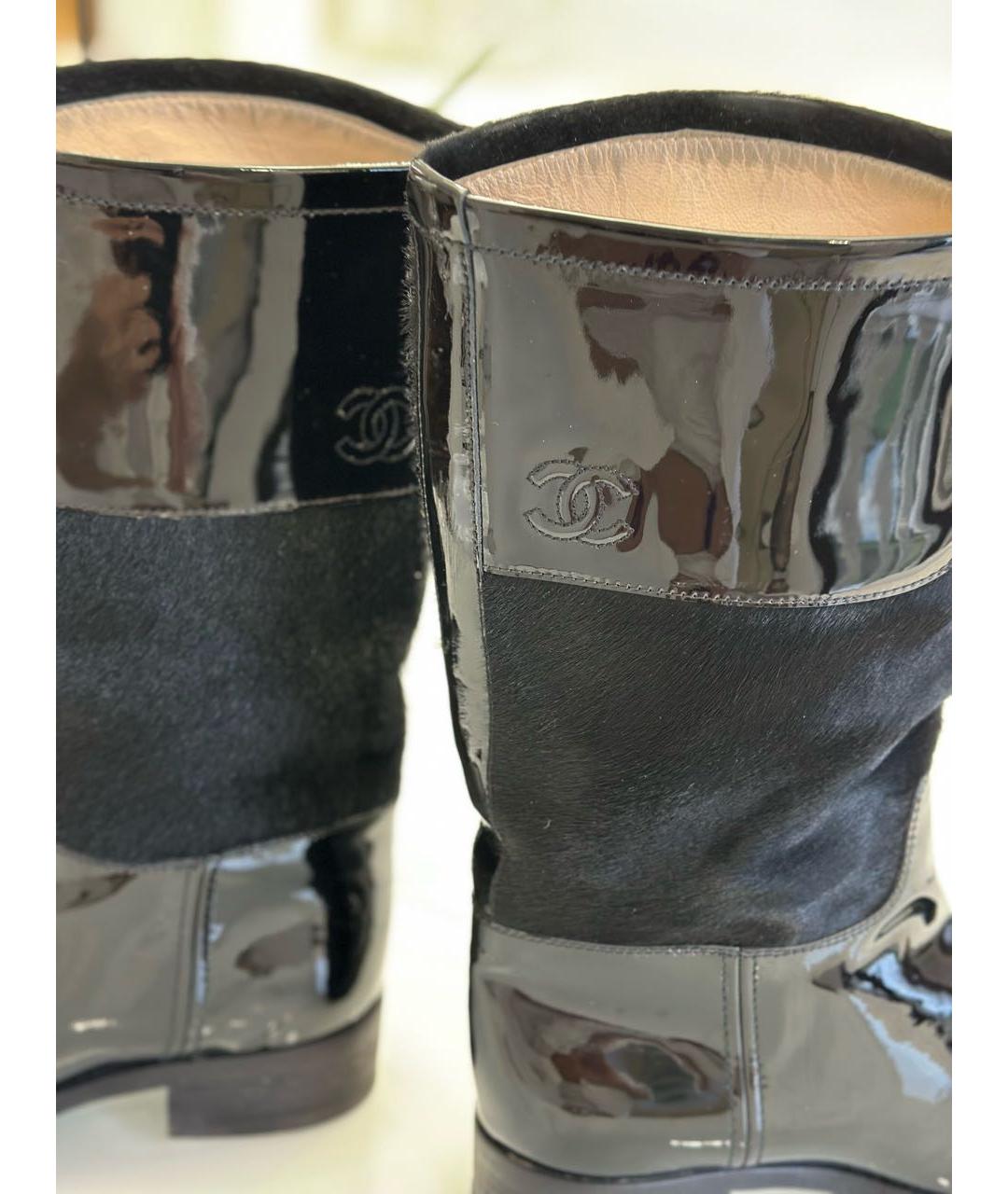 CHANEL Черные сапоги из лакированной кожи, фото 7
